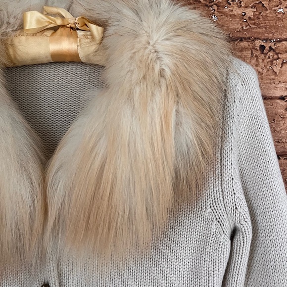 🦋 Vintage 1997 Blumarine Wool Cashmere Fox Fur Collar Cardigan Sweater IT 38 - Picture 6 of 17